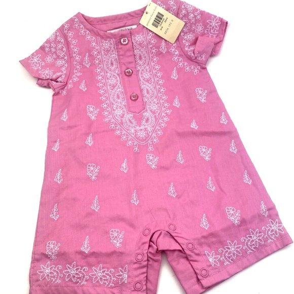 Pottery Barn Baby Outift Size 0-3m Girls One Piece Pink Buttons Children Kids - Picture 8 of 8